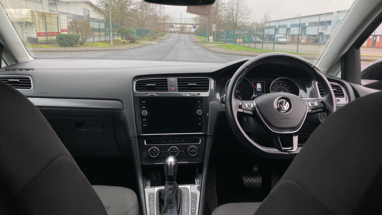 Volkswagen Golf 99kW e-Golf 35kWh 5dr Auto Electric Hatchback